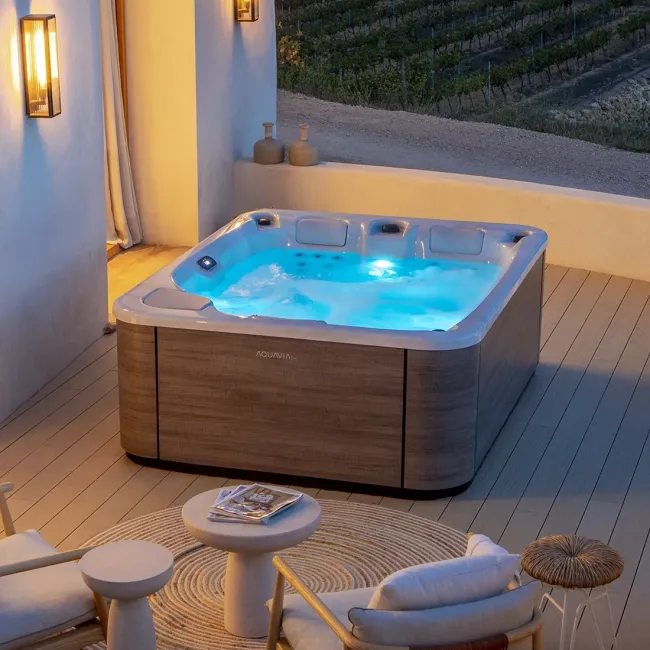 Compact Touch Spa, jacuzzi jusqu'à 4 personnes - Aquavia Spa