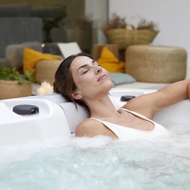 Profesionální Surround Bluetooth Audio – Aquavia Spa