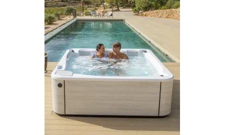 Spa Touch5, 5-Sitzer-Whirlpool für drinnen und draußen - Aquavia Spa