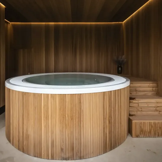 Spa Bali, jacuzzi profesional para 9 personas - Aquavia Spa