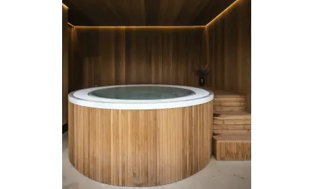 Spa Bali, jacuzzi profesional para 9 personas - Aquavia Spa