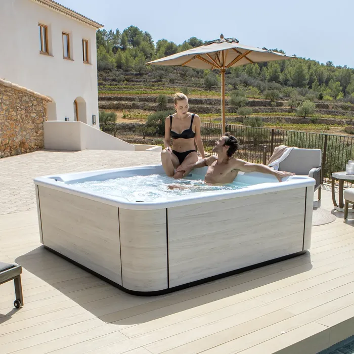 Touch5 Spa, vanjski jacuzzi s 5 sjedala - Aquavia Spa