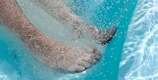 Massage réflexe des pieds spa jacuzzi aquavia spa