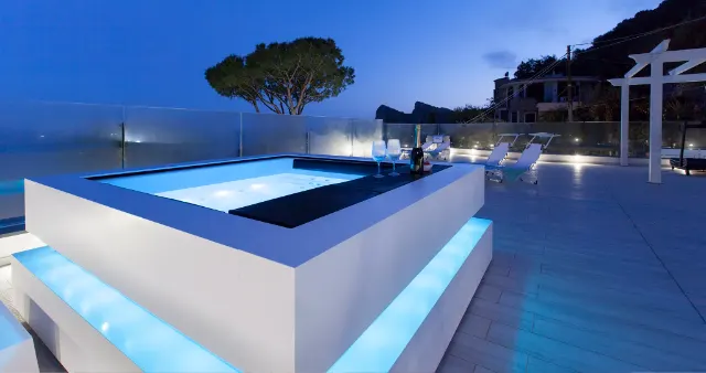 Instalación real del Spa Cube: terraza con vistas