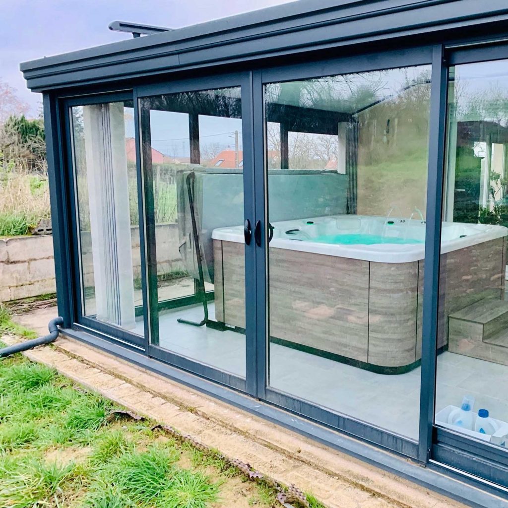 köpa ett inomhusspa