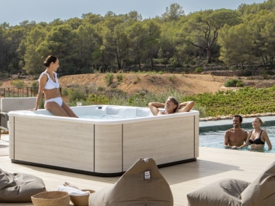 Verhoog de waarde van uw woning met een luxe hottub: comfort en design