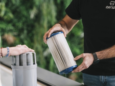 How to change your hot tub filter? 