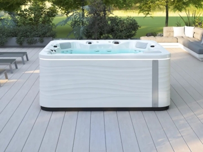 Top 6 benefits of having an outdoor spa at home
