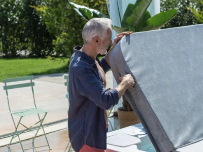 Spa- eller simspa-överdrag: Fördelar med att använda ett till ditt utomhusspa